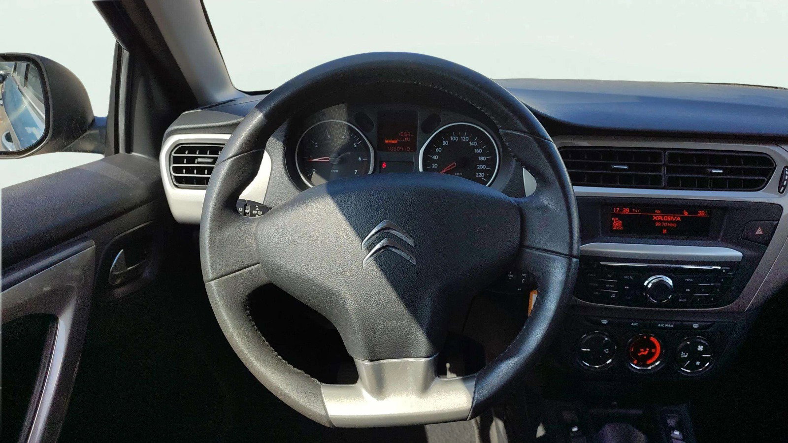 https://cdn-flexicar.caraffinity.it/public_appraisal_images_pro/images/stock/216471/tnmuE5xcr0__WhatsApp Image 2025-12-12 at 09.20.16 (9).jpeg